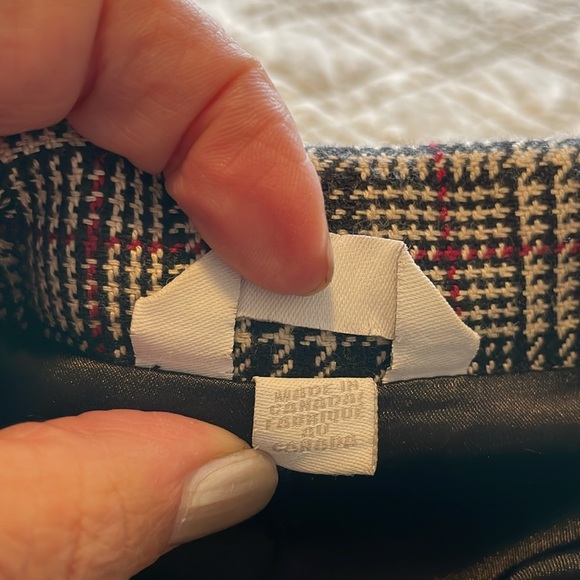 NWOT SOSKEN - Made in Canada - Plaid Blazer. Size 2, equivalent size L - Picture 8 of 11